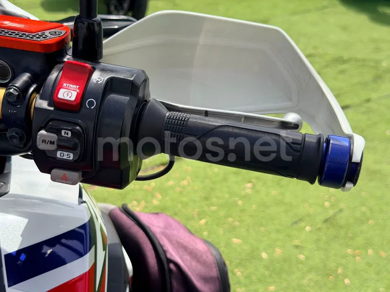 Honda CRF1000L Africa Twin - Vista 21