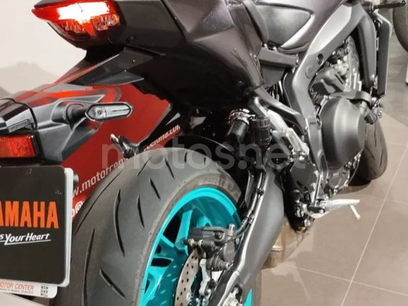 Yamaha MT-09 - Vista 17