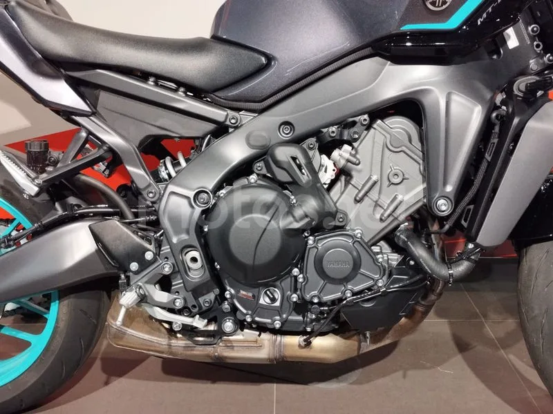 Yamaha MT-09 - Vista 20