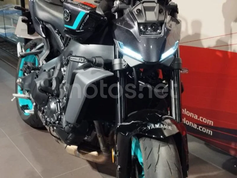 Yamaha MT-09 - Vista 22