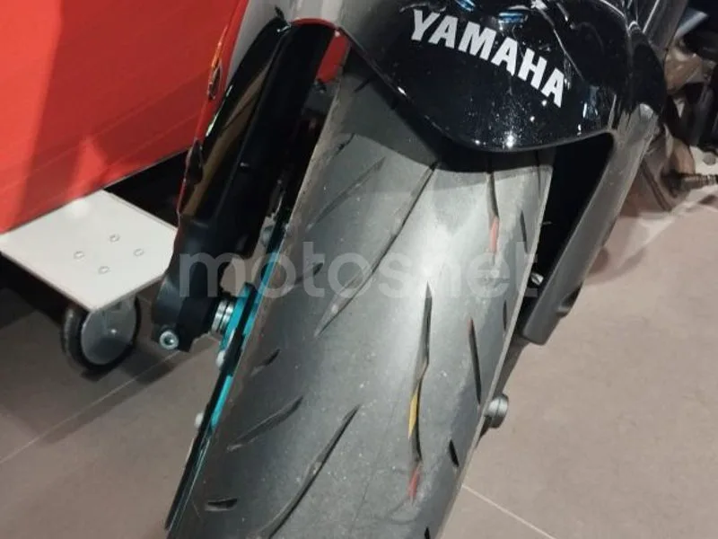 Yamaha MT-09 - Vista 7