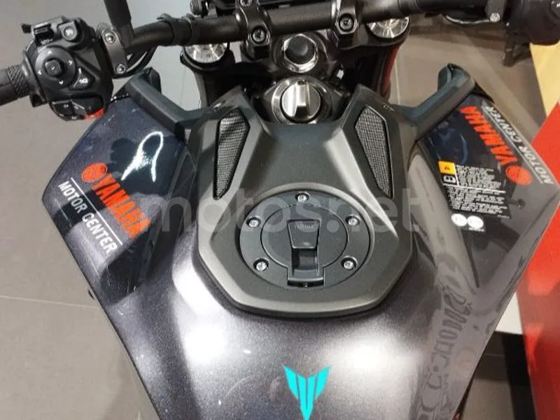 Yamaha MT-09 - Vista 8