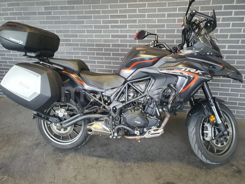 Benelli TRK 502 - Vista 8