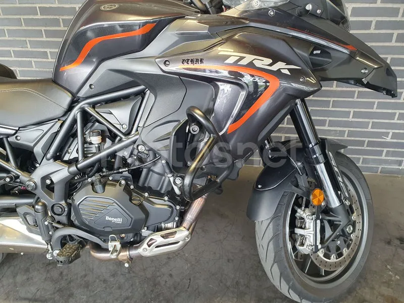 Benelli TRK 502 - Vista 9