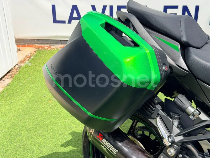 Kawasaki Ninja 1000SX - Vista 11