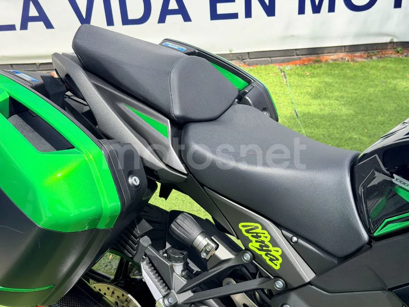 Kawasaki Ninja 1000SX - Vista 12