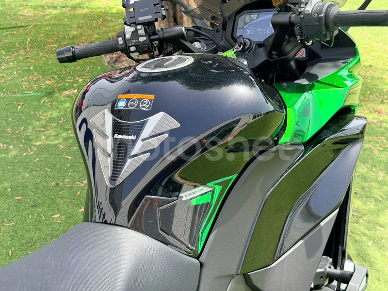Kawasaki Ninja 1000SX - Vista 16