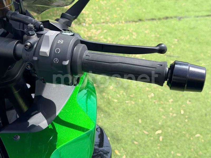 Kawasaki Ninja 1000SX - Vista 19