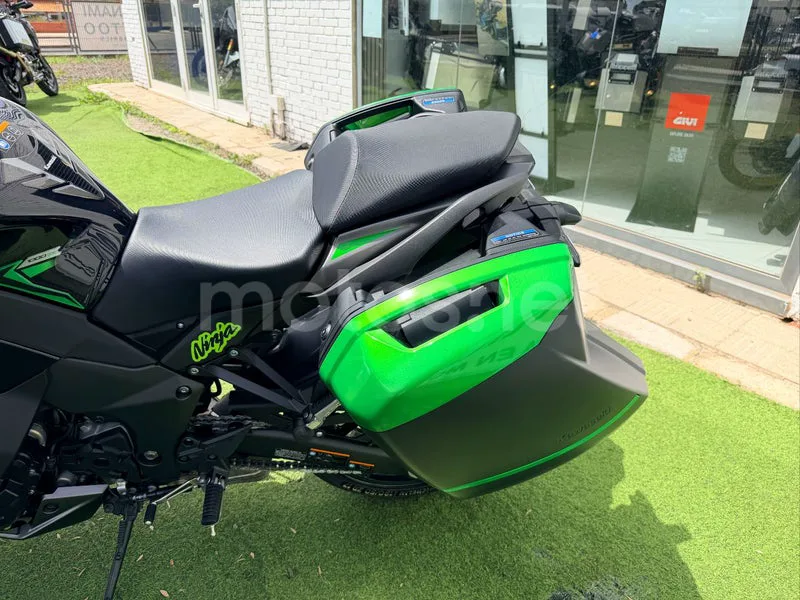 Kawasaki Ninja 1000SX - Vista 21