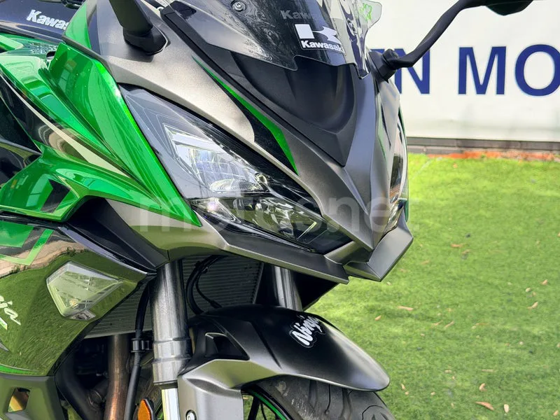 Kawasaki Ninja 1000SX - Vista 5