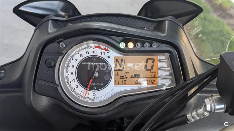 Suzuki V-Strom 650XT - Vista 9