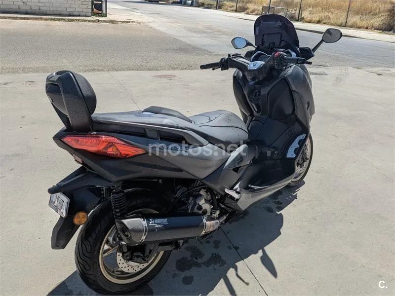 Yamaha XMAX 300 - Vista 3