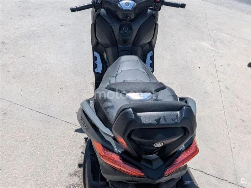 Yamaha XMAX 300 - Vista 4