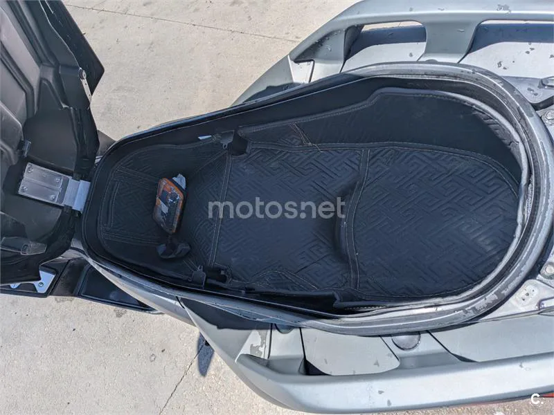 Yamaha XMAX 300 - Vista 7