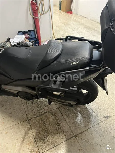 Kymco AK 550 - Vista 5