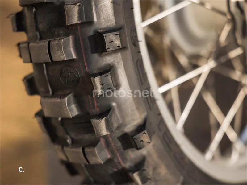 KTM 690 Enduro R - Vista 21