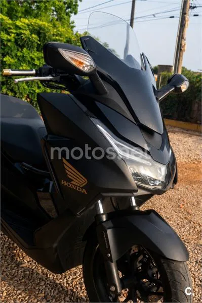 Honda Forza 125 - Vista 4
