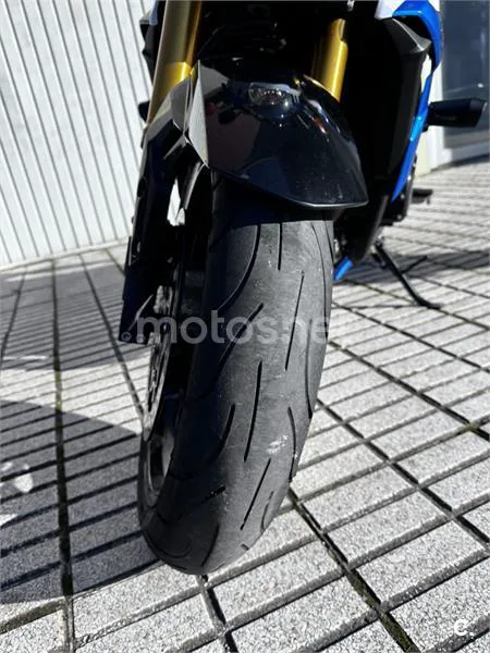 Suzuki GSR750 - Vista 6