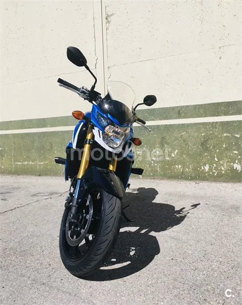 Suzuki GSR750 - Vista 7