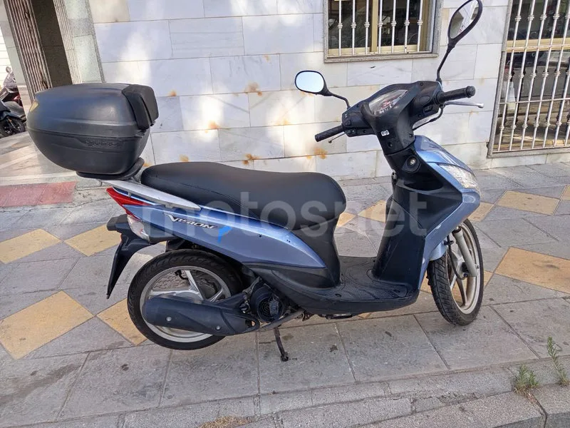 Honda Vision 110 - Vista 4