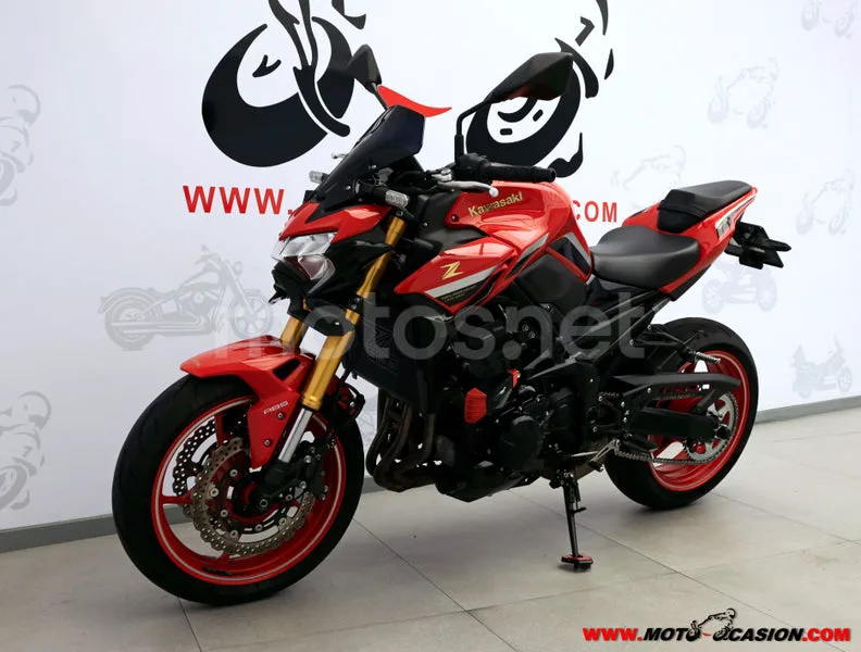 Kawasaki Z900 - Vista 8