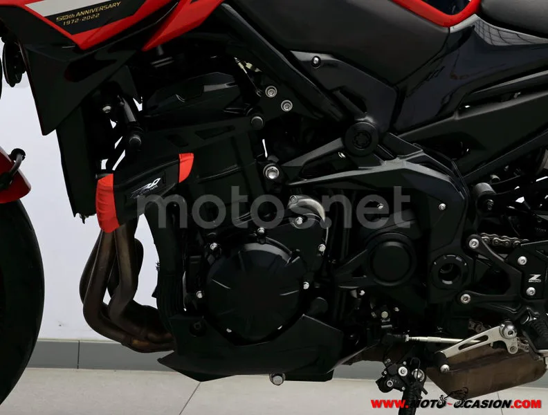 Kawasaki Z900 - Vista 10