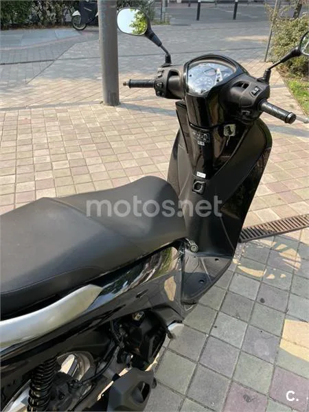 Honda SH125i - Vista 4
