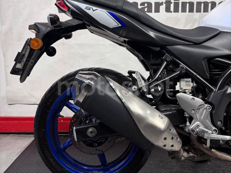 Suzuki SV650 - Vista 7