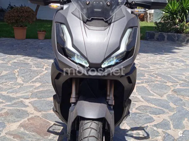 Honda ADV350 - Vista 4