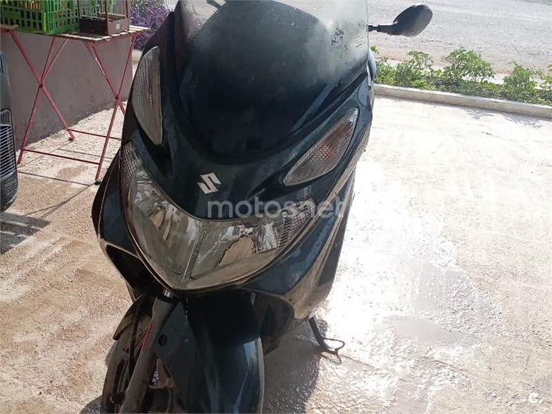 Suzuki Burgman 125 750 € 2004 Sevilla - 1