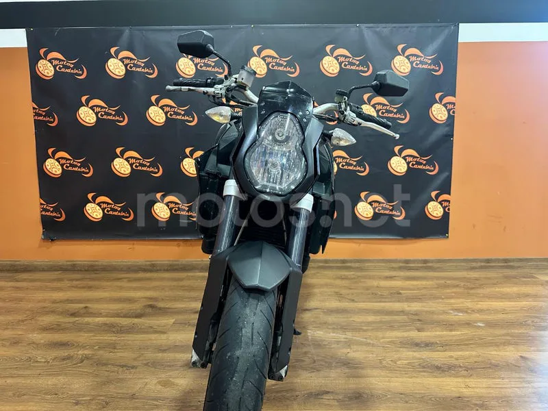 KTM 990 Super Duke - Vista 3