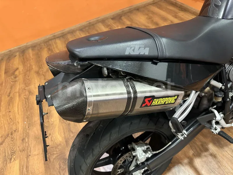 KTM 990 Super Duke - Vista 5