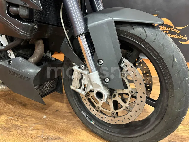 KTM 990 Super Duke - Vista 8