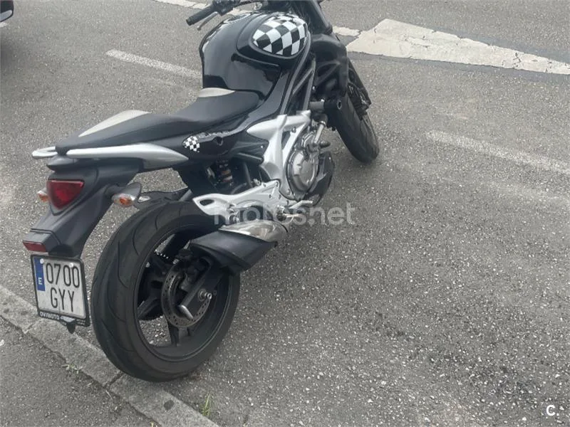 Suzuki Gladius 650 2900 € 2010 Asturias - 2