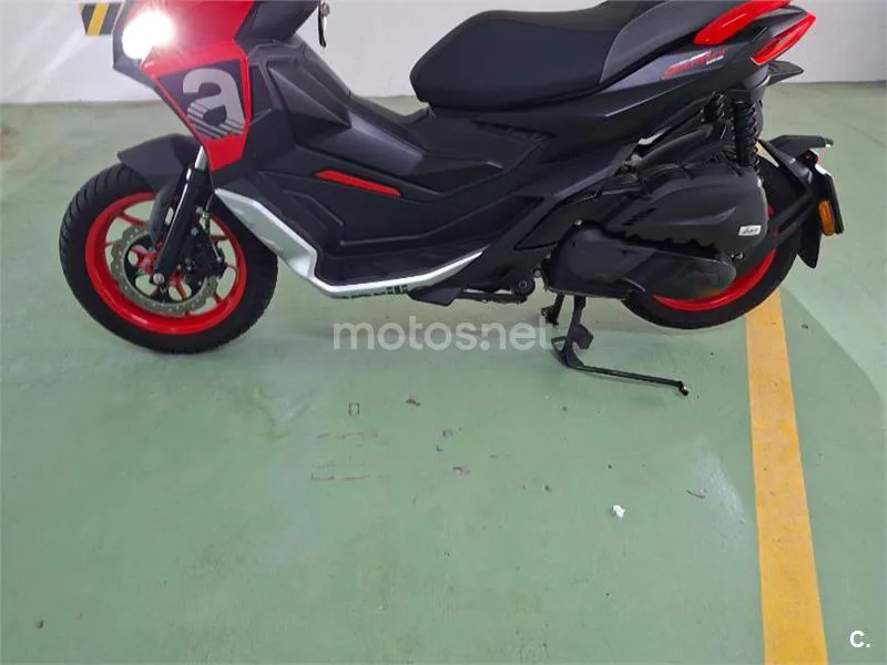 Aprilia SR GT 125 - Vista 4