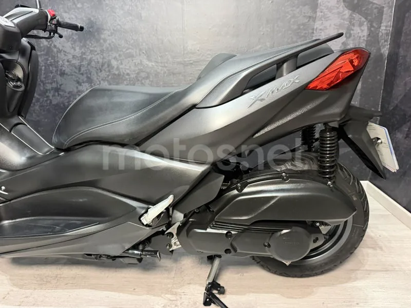 Yamaha XMAX 125 - Vista 11