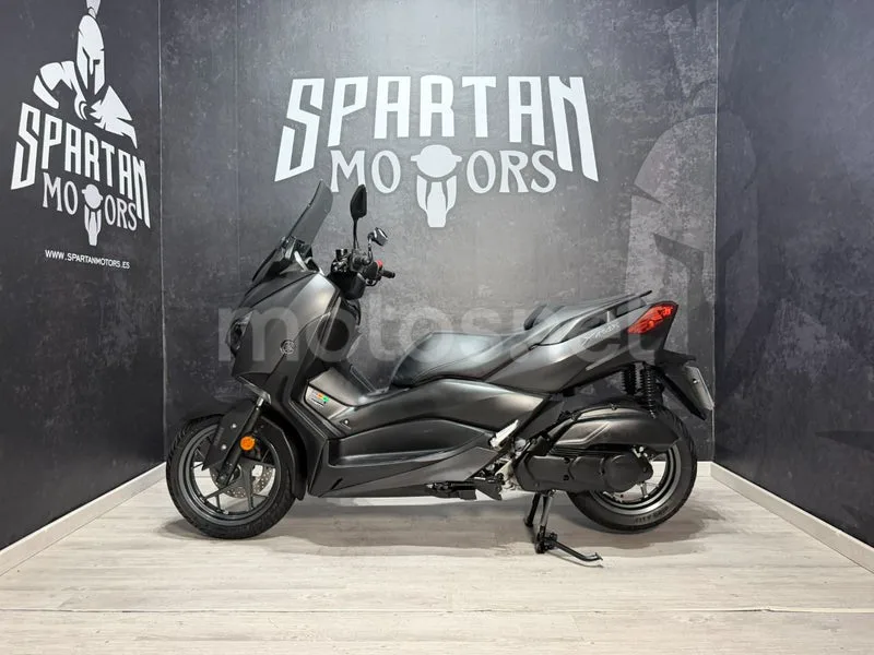 Yamaha XMAX 125 - Vista 4