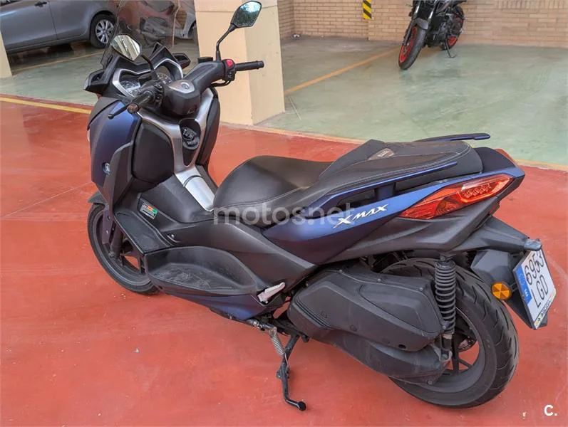 Yamaha XMAX 300 - Vista 3