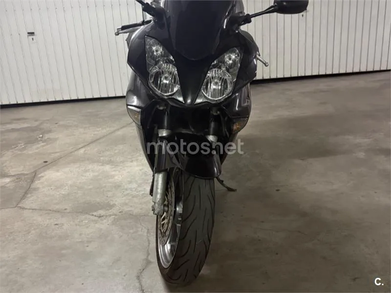 Honda VFR800F - Vista 3