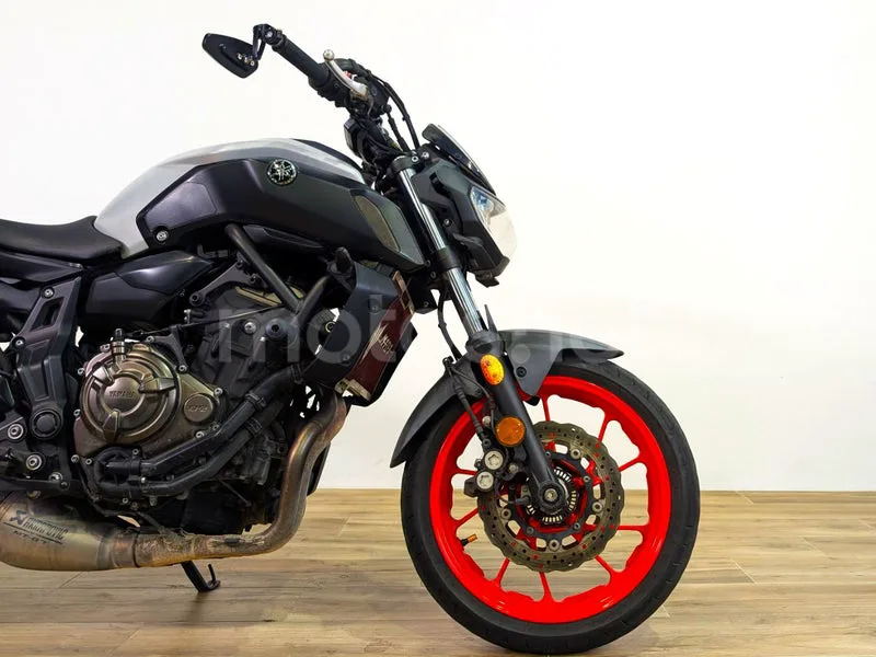 Yamaha MT-07 - Vista 4