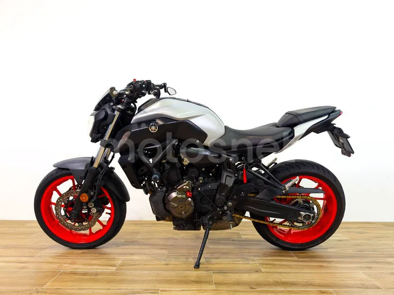 Yamaha MT-07 - Vista 5