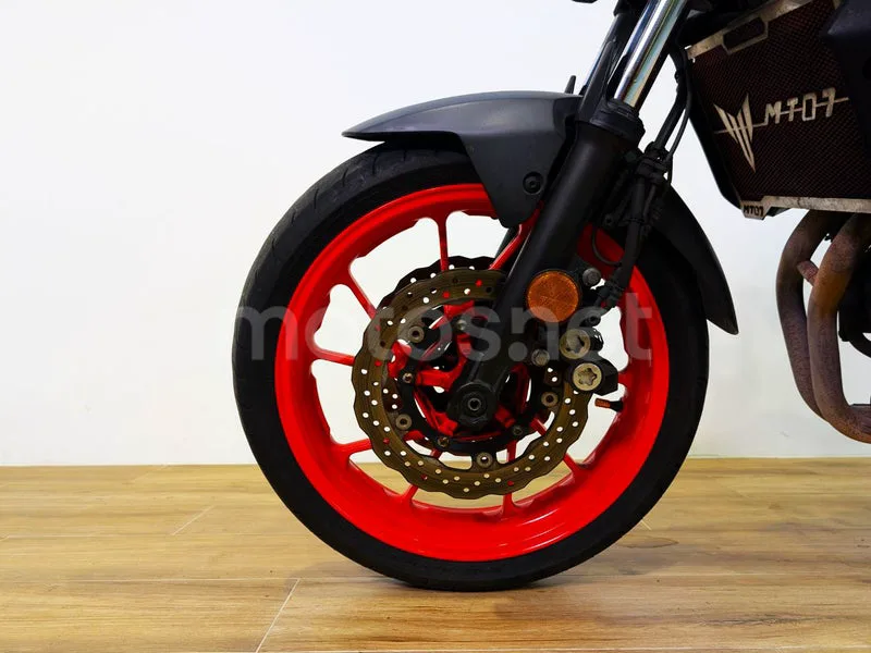 Yamaha MT-07 - Vista 6
