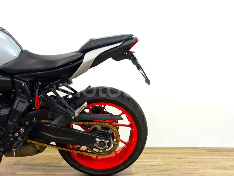 Yamaha MT-07 - Vista 9