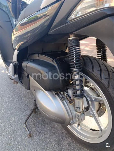 Honda SH300i - Vista 3