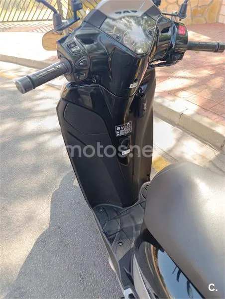 Honda SH300i - Vista 5