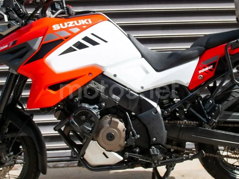 Suzuki V-Strom 1050 - Vista 12