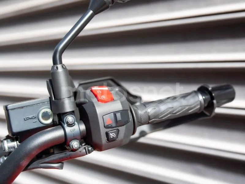 Suzuki V-Strom 1050 - Vista 14