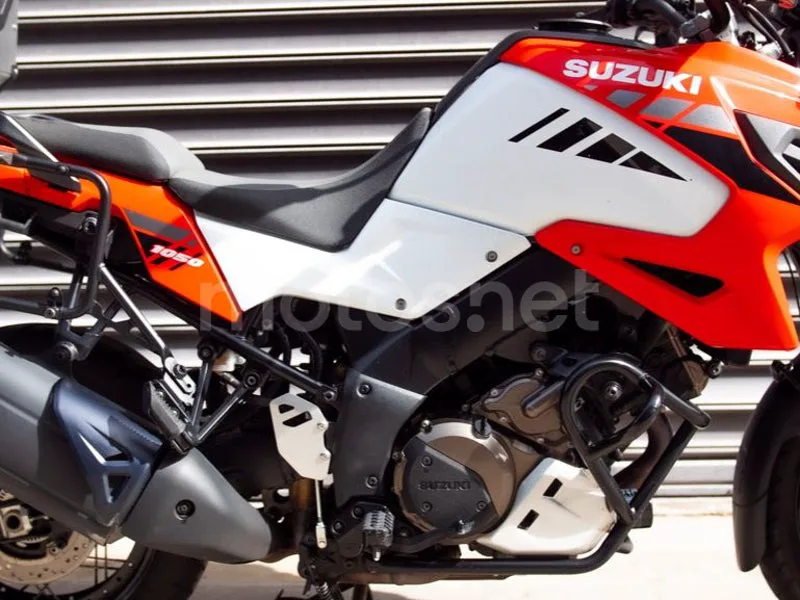 Suzuki V-Strom 1050 - Vista 4
