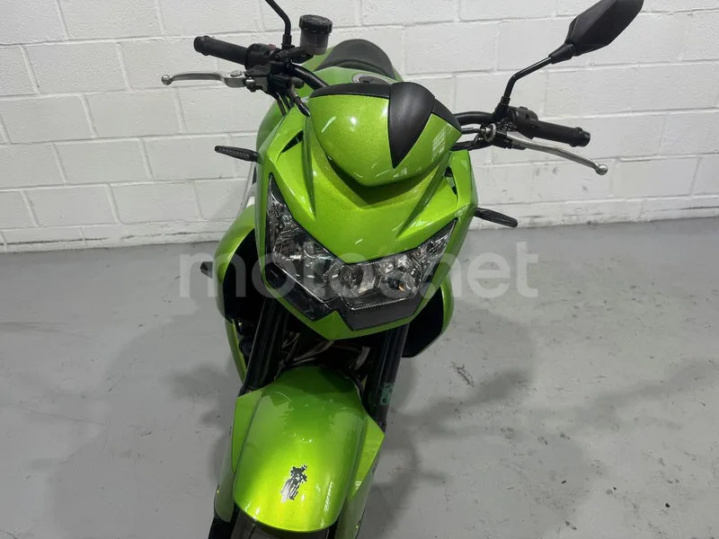 Kawasaki Z750 - Vista 19