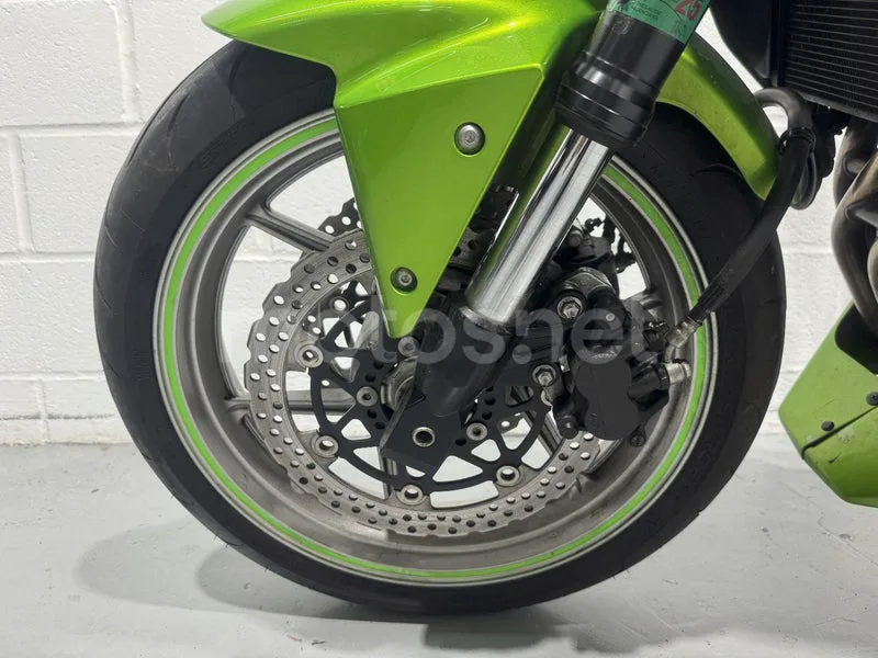 Kawasaki Z750 - Vista 20